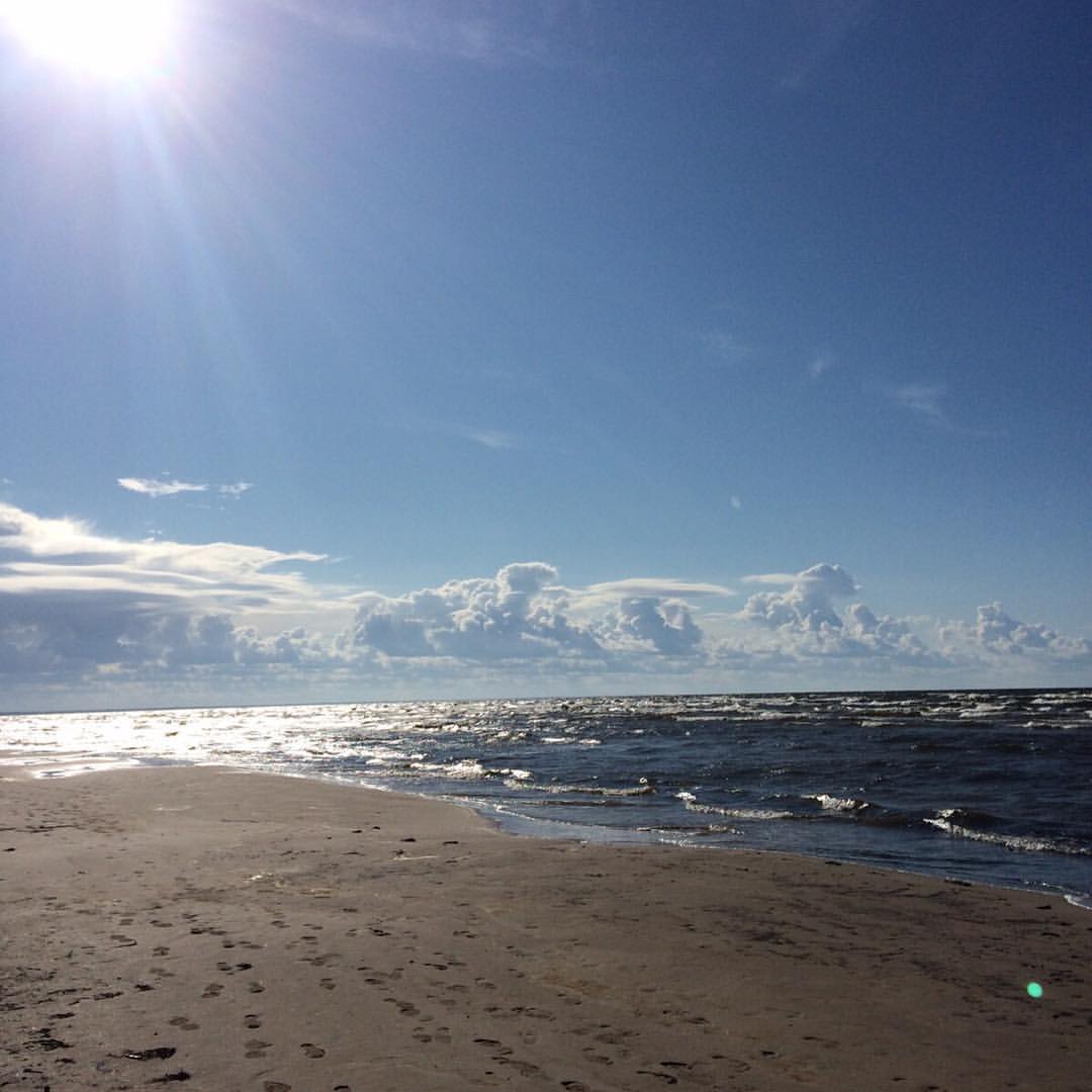goreslavsky в LOOKY — Photo by @_liza.go_ #jurmala #nofilter #baltic