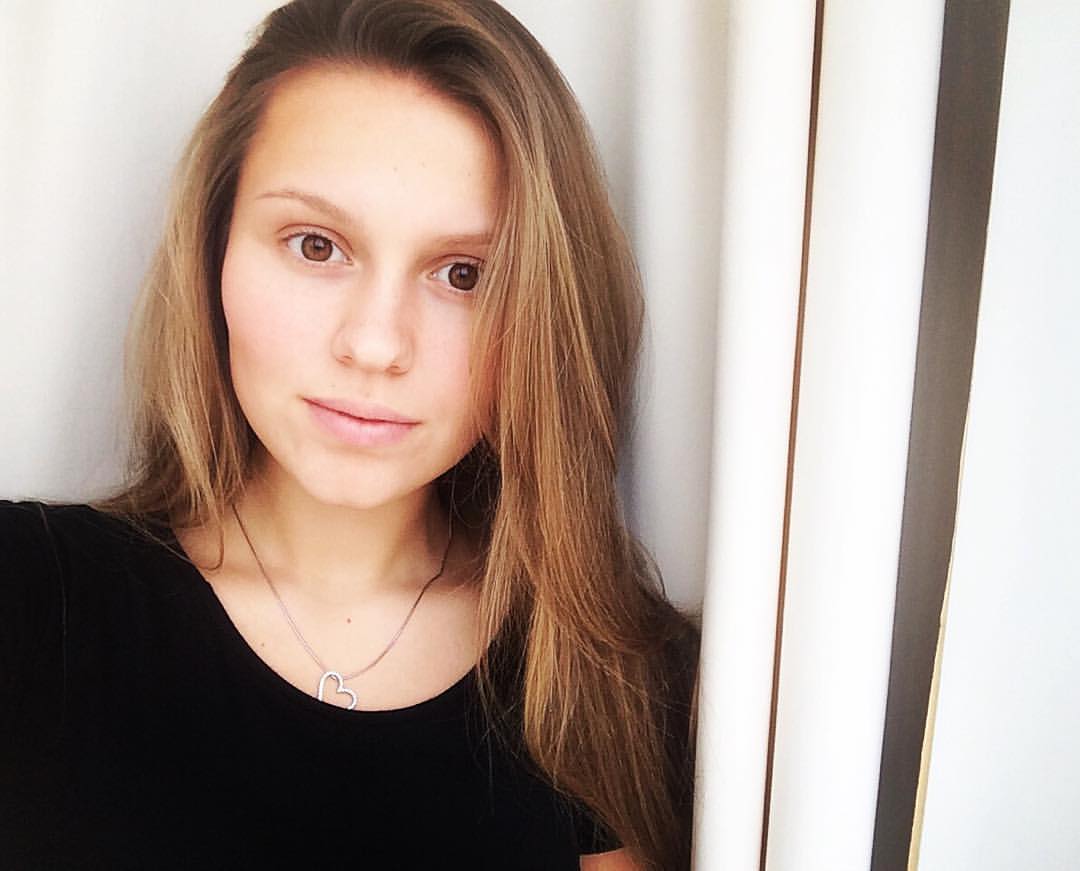 karina_.petrova в LOOKY — Какими б вы ни были сильными  Не расставайтесь с любимыми...