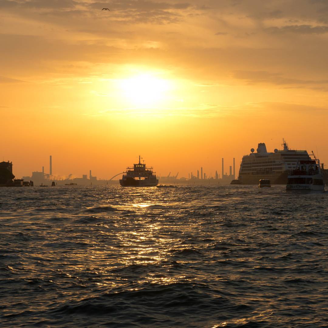 oleg_medvedev_s в LOOKY — #sunset #landscape #travel #venice #sea