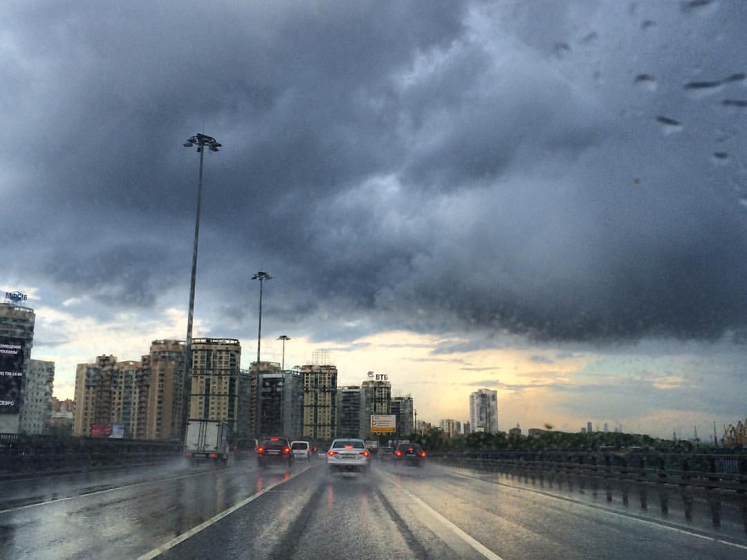 ah_nastyushka в LOOKY — 🌩 #дождь#гроза#молния#погода#москва#город#moscowcity#moscow