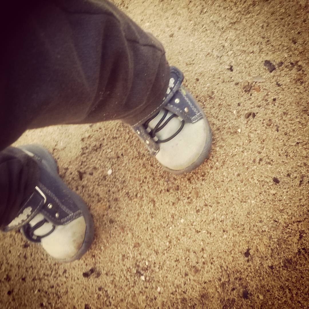 lydmilalevina в LOOKY — На часах  8.35,  мы уже гуляем 😆👣 #сына #прогулка
