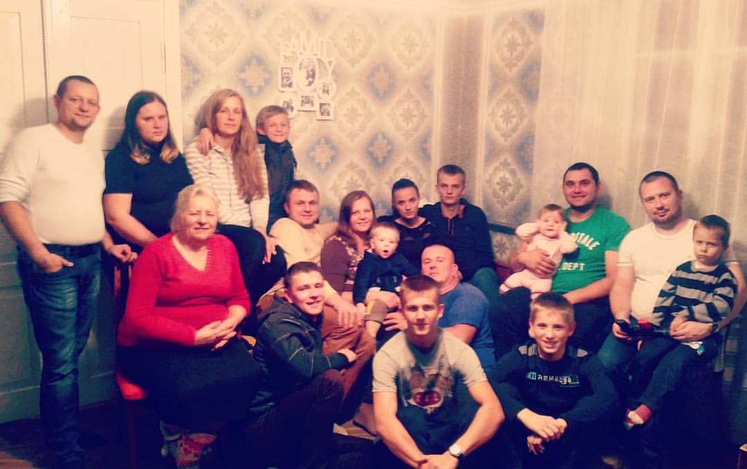 boguta_andrei в LOOKY — Проважає вся родина...