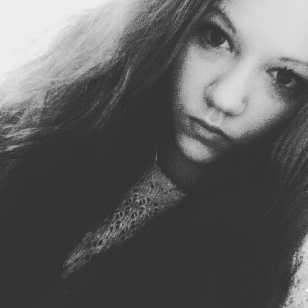 official_nadezda_lenickaa в LOOKY — - #Я могу держать твою руку? - #Нет. - Но #почему? - Потому 