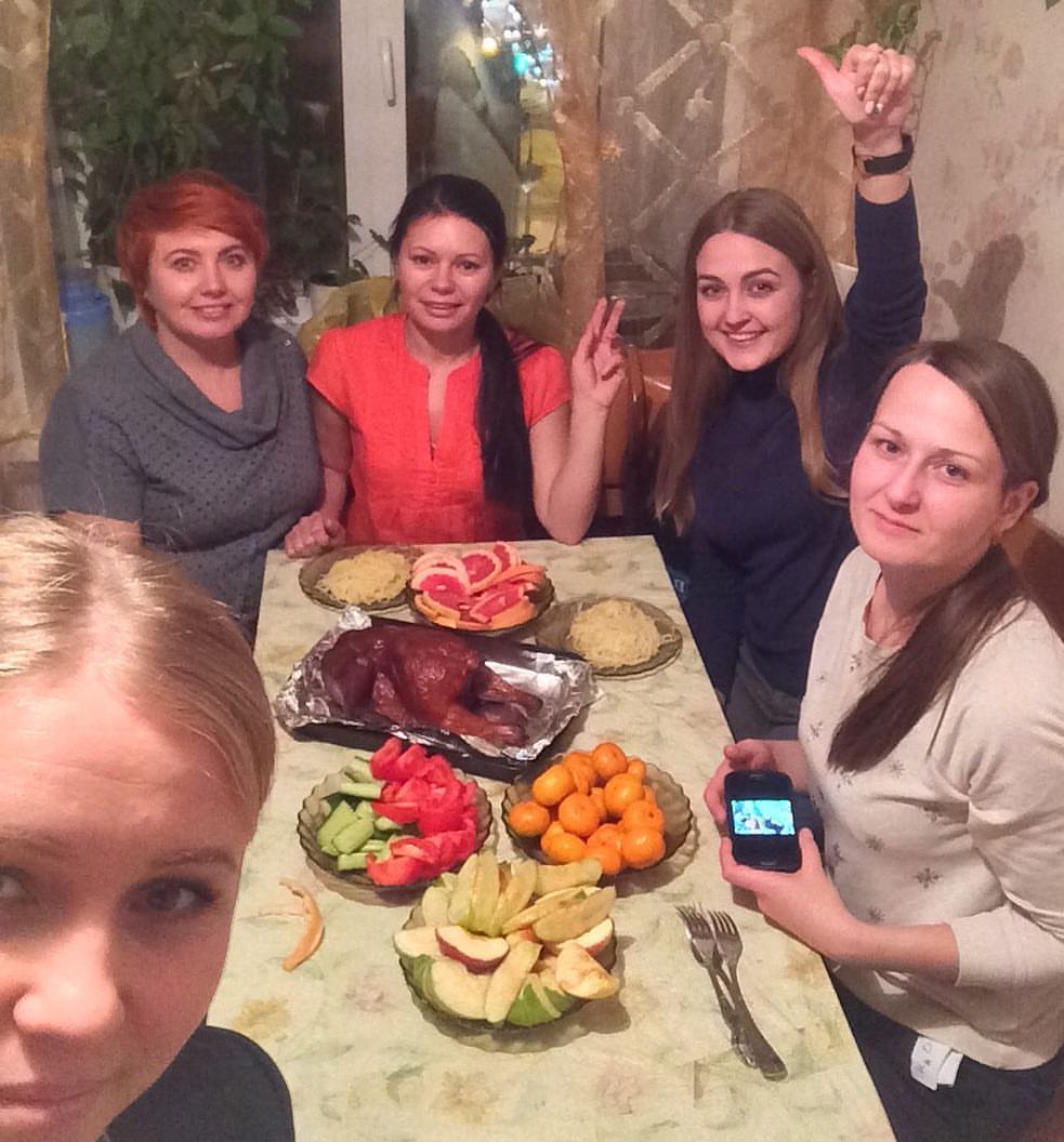 golyboglazka1 в LOOKY — На нашей домашке День рождение, вместо 🎂 у нас курица 🍗 😜