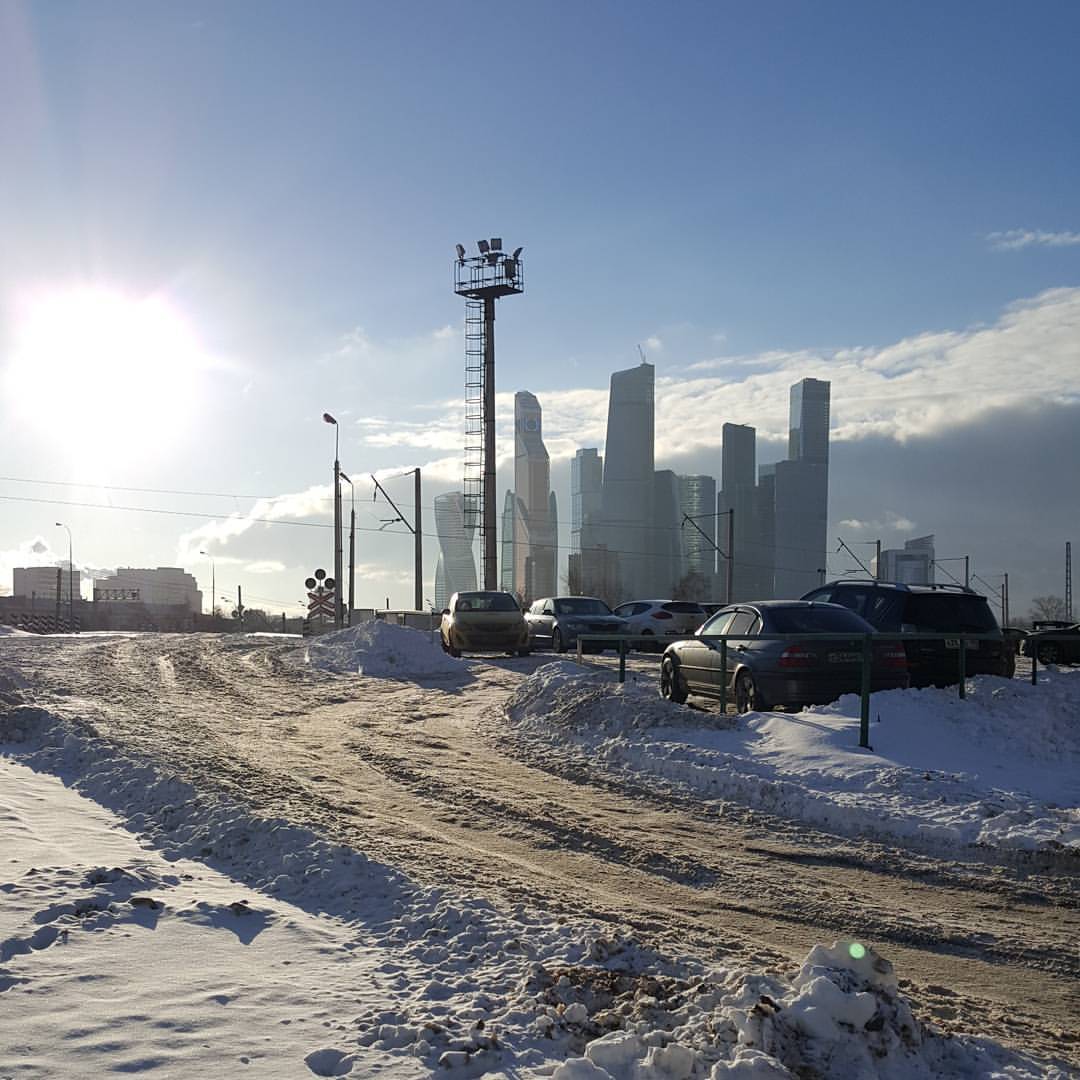 tv_mow_led in LOOKY. #moscow,#moscowcity,#moscow_live,#moscowdays,#msk,#russia,#moskva,#intermsk,#мск,#москва,#москвалюблютебя,#москваялюблютебя,#russiaphoto,#russiaphoto_rus,#instagramrussia,#photography,#россия,#bf_russia,#gf_russia,#winter,#landscape,##road,#зима,#москвасити,#rzd,#железнаядорога. #moscow #moscowcity ...