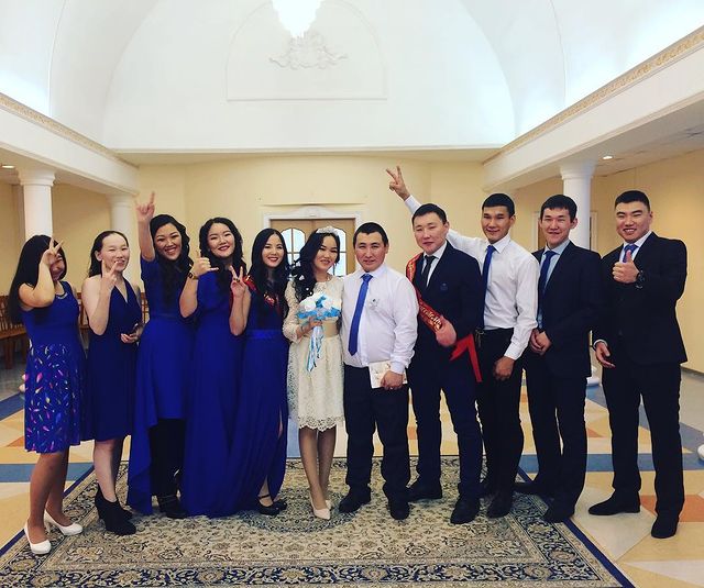 d_olgaa в LOOKY. . 👰🤵👏🏻#загскорнило...
