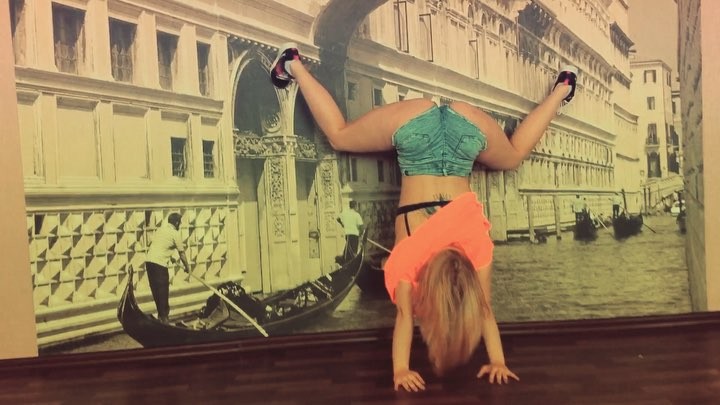 borisova__alina в LOOKY. . Поставьте лайк за пе...