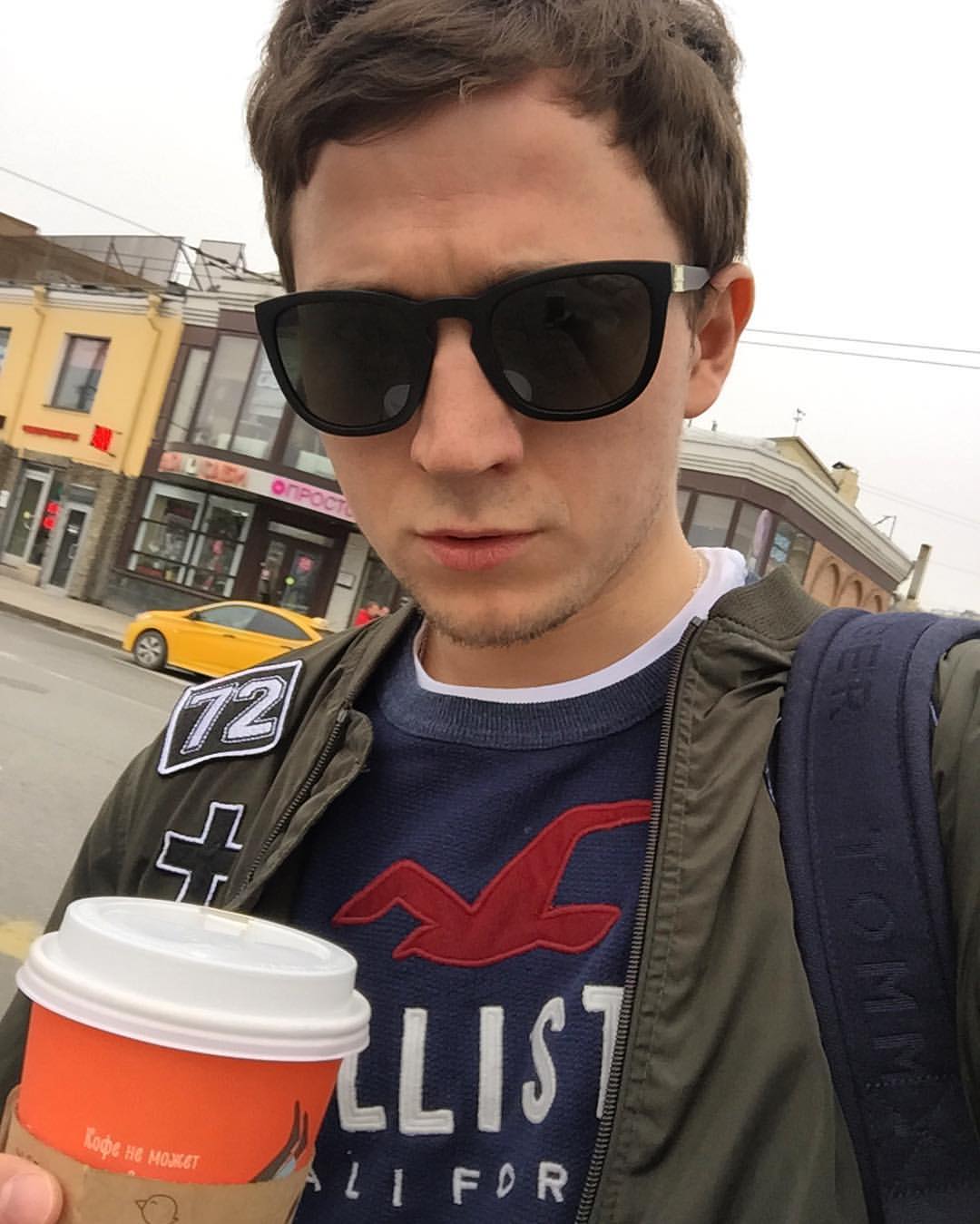 pashamavridi в LOOKY — Сегодня ровно год, как я вернулся из Испании в Москву! Я не 