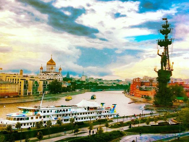 bestshopsu в LOOKY. #Москва,#Москварека,#храмхристаспасителя,#петр1,#лето,#небо. Moscow #Москва #Моск...