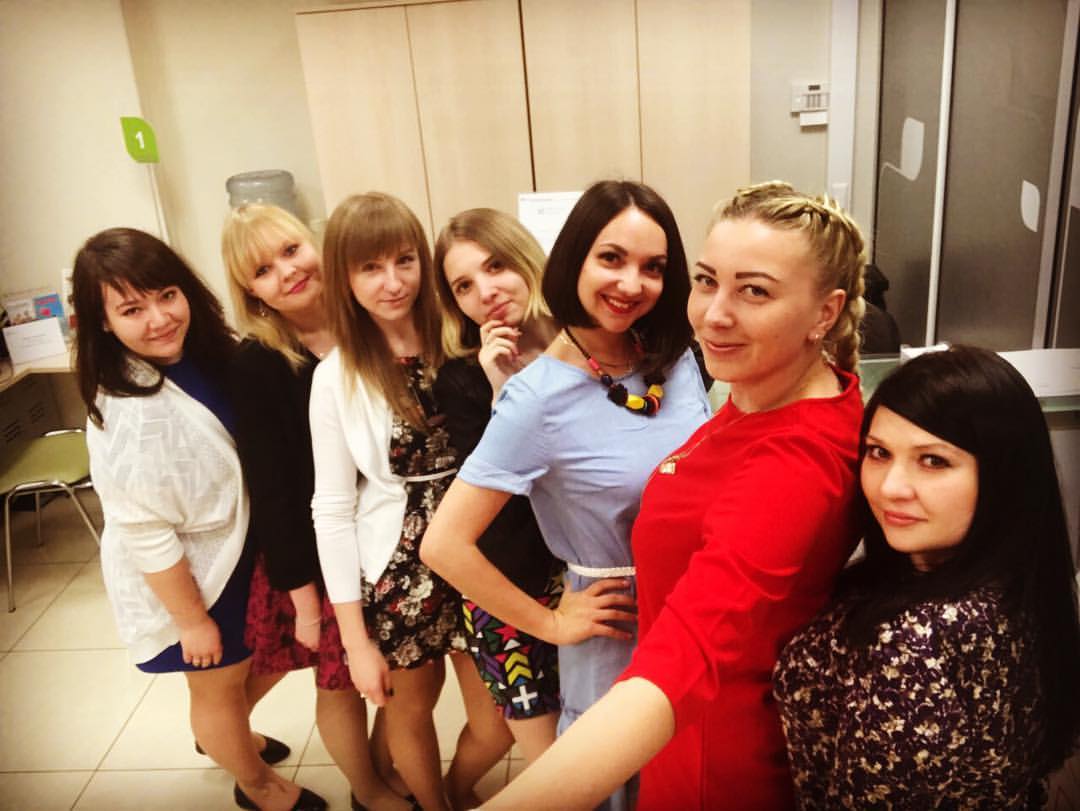 daria__basova in LOOKY. #ренессанскредит,#пятница,#корпоратив,#ренессанскредит,#москва,#Moscow,#банк,#тренинги,#learn,#коллеги,#веселье,#смех,#happy,#friday,#dance,#подольск,#леди,#девушки,#lady,#girls,#dream,#teamdream,#dreamteam,#корпоратив,#💃🏼,#👯‍♀️,#🤳,#music,#танцы,#blackandwhite,#❤️,#👩🏼‍💼. #ренессанскредит #пя...