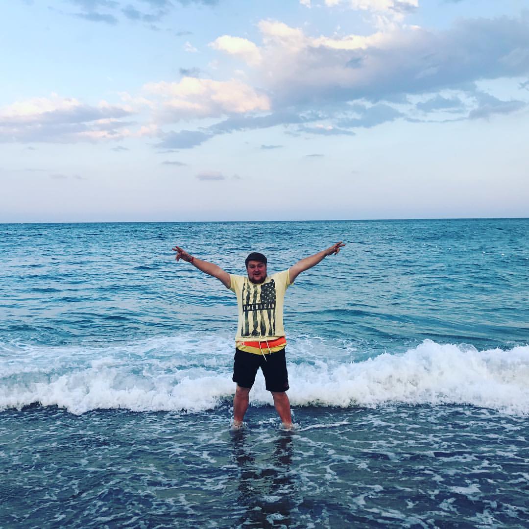 strelov_alexandr в LOOKY — Море морееееее!!! #турция #кемер #sherwoodgreenwood #sea #un
