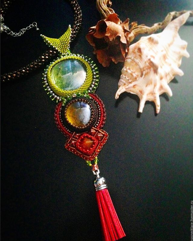 mamasnecklace в LOOKY. #olive,#green,#beadedjewelry,#beadingworks,#jewelry,#necklace,#scarlett,#livemaster,#tassel,#green,#orange,#seashell,#accessories,#womensfashion,#ярмаркамастеров,#кабошоны,#бисер,#колье,#дизайнерскиеукрашения,#аксессуар,#ручнаяработа,#алый,#бижутерия. ➡️www.livemaster.ru/...
