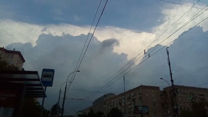 ekaterina__now в LOOKY. #погода,#лето,#город. Ливень приближается ...