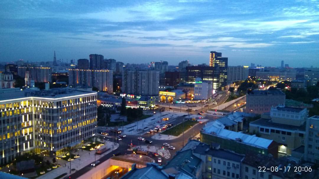 elenakonova в LOOKY — Моя Москва, ты прекрасна в вечерних огнях #moscow #city #rus