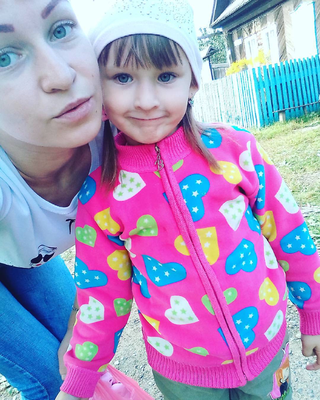 nassten__ka в LOOKY — #утренняяпрогулка👣 #роднаядевчуля💜  #сестренкамоя❤