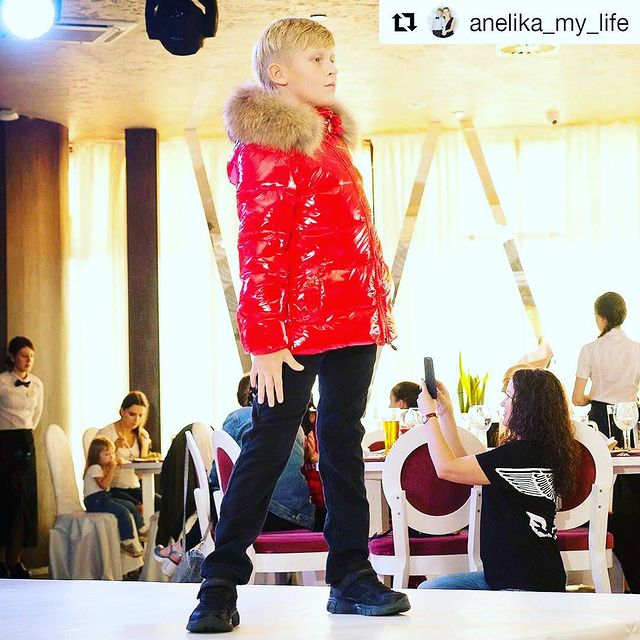 evgenii_gardener в LOOKY. #spbkidsfashionweek,#kidsfashionweekirkutsk,#starkids,#fashionkids,#model,#moda,#fashion,#kidsmodel,#детииркутск,#маленькаямодель,#моделька,#мода,#детимодели,#модельиркутск,#irkutsk,#Baikal,#followme,#instagood,#модныйперец,#показмод,#дефиле. В свете софитов) 
Ор...