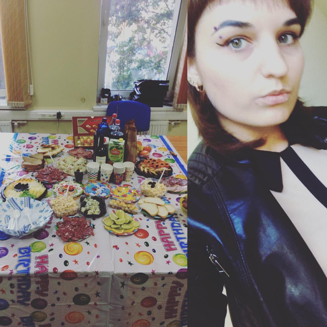 soap_dianamond в LOOKY — Вот так работает настоящий офис менеджер!!! Пятница на работ