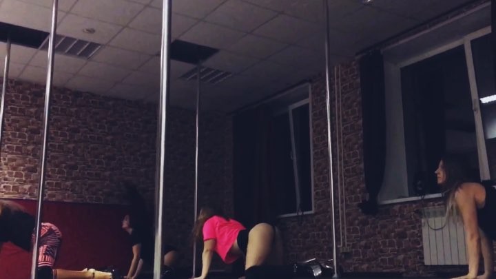 borisova__alina в LOOKY. #polegoals#polenation#pole❤️#poledancemotivation#poleexotic#poleaddicted#polepower#polemoves#danceday#danceworld#dancelovers#самара2017#ExoTcism#rus_poledance. My girls😘😘😘😘😘 б...
