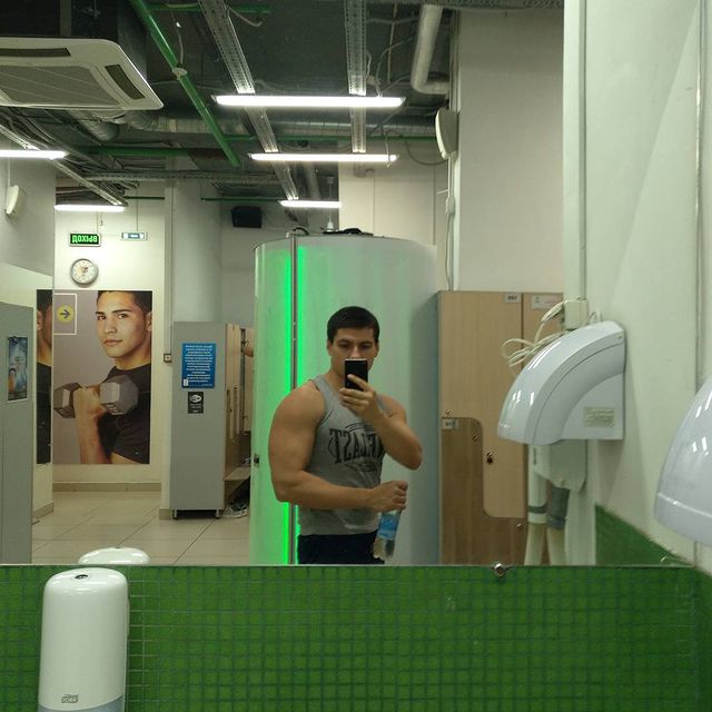 pavel_alekseievich в LOOKY. #alexfitness,#тренировка,#качалка,#зож,#bodybuilding,#gym,#likeforlike,#tbt. Зарядился. Занимайте...