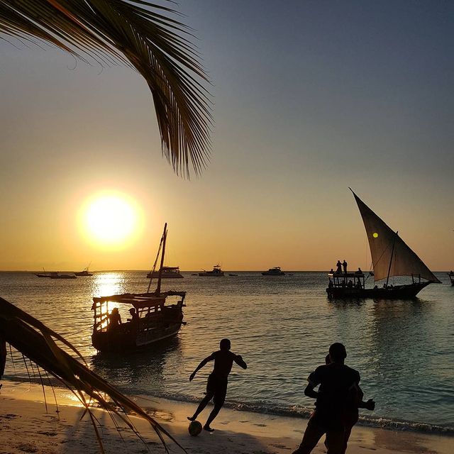 falkonataly в LOOKY. #sunset,#zanzibar,#africa,#tanzania,#kendwabeach,#kendwa,#sunsetkendwa,#африка,#танзания,#занзибар,#закат,#кендва,#кендвабич,#indianocean,#индийскийокеан,#travelask,#sunmar_начехова_занзибар. Самые красивые закат...