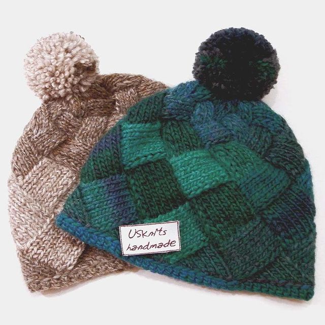 usknits в LOOKY. #entrelac,#hats,#knitstagram,#knithats,#knittoorder,#photooftheday,#hatsforwomen,#hatsformen,#giftideas,#winter,#handmade,#etsyseller,#etsyshop,#bestofetsy,#вязание,#вяжуназаказ,#вязаныешапки,#энтрелак,#энтерлак,#шапкиэнтрелак,#женскиешапки,#мужскиешапки,#шапкиназаказ,#вяжутнетолькобабушки,#фотодня. Love entrelac hats. ...