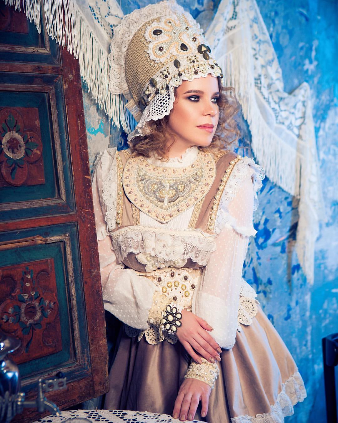 real_tati_ в LOOKY — #русскийкостюм_ТА 
Поговорим о кокошнике!)
История кокошника