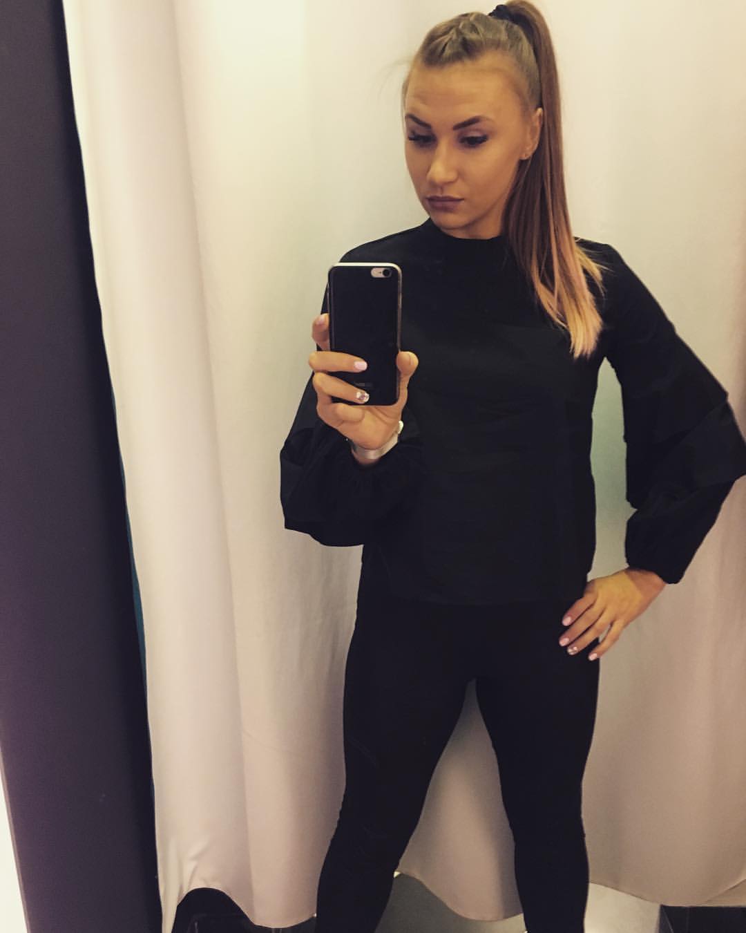 avp.nails в LOOKY — Ну прям охренеть какое новогоднее настроениe 🤦🏼‍♀️#балуюсе