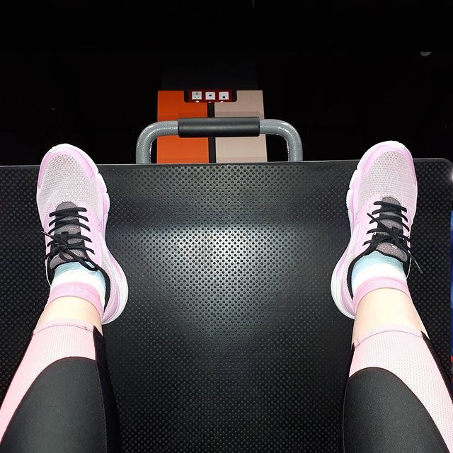 mrs.azaxarova в LOOKY. #сновымгодом,#яхожувультру,#ультрадарс. Ну что, погнали в 20...