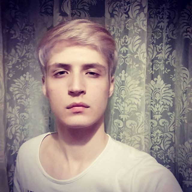 leo_noel_o в LOOKY. #boy,#selfie,#model,#great,#hairstyle,#face,#amazing,#goodmood,#like4like,#instagram,#instagay,#rainbow,#instalike,#color,#style,#follow4follow,#fun,#photo,#cool,#pretty,#loveme,#loveyourself,#td,#2018,#photooftheday,#me,#sight,#nice,#pictures,#night. Maybe I look like a ...