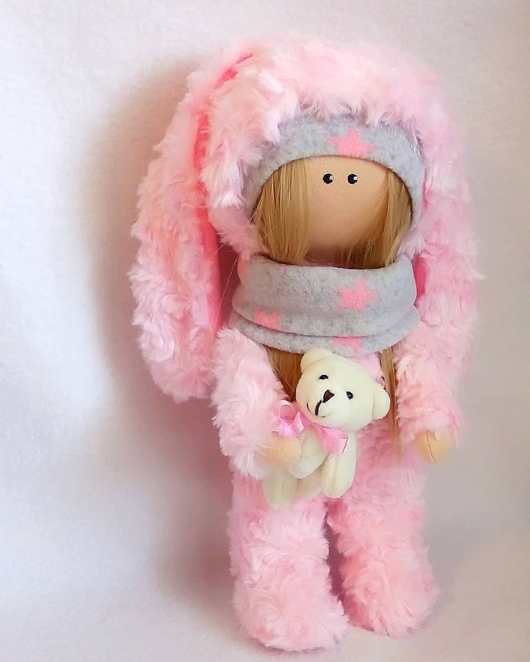 toshka_dolls в LOOKY — Плюшевая зайка🐰 для маленькой девочки.Заказик.Рост 25см.
Во