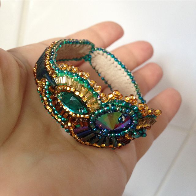 mamasnecklace в LOOKY. #бисер,#украшения,#вышивкабисером,#миниатюры,#аксессуарыручнойработы,#аксесуары,#украшенияручнойработы,#ручнаяработа,#счастьеесть. Корона птицы Гамаюн ...