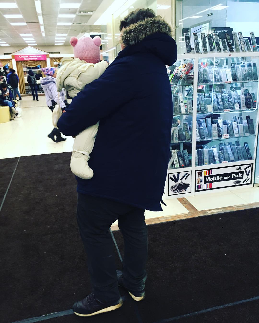 И ещё одна зарисовка, на тему " Игра а куклы" . Степа с  2-ой сестрой! 💞 #люблюнемогу