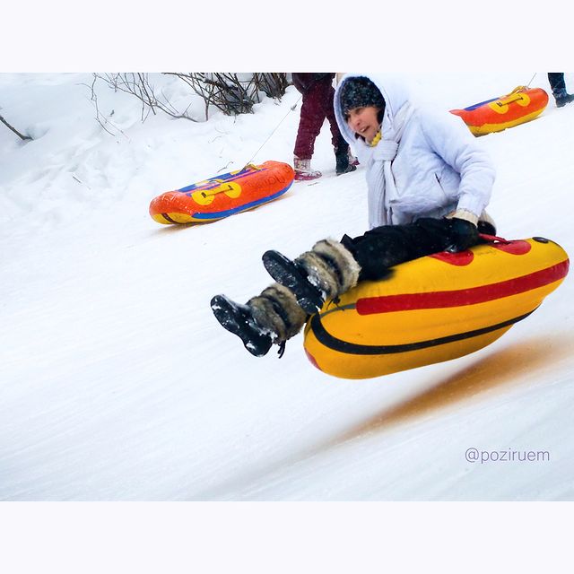 poziruem в LOOKY. #снег,#белыйснег,#снежок,#сно,#снежныйдень,#фотосессия,#фотограф,#фотография,#фотосет,#фотостудия,#фотосъемка,#фотографы,#фотосессиявкраснодаре,#фотосессиявмоскве,#krd,#крд,#краснодар. 🚀 Тюбинг, или ватру...