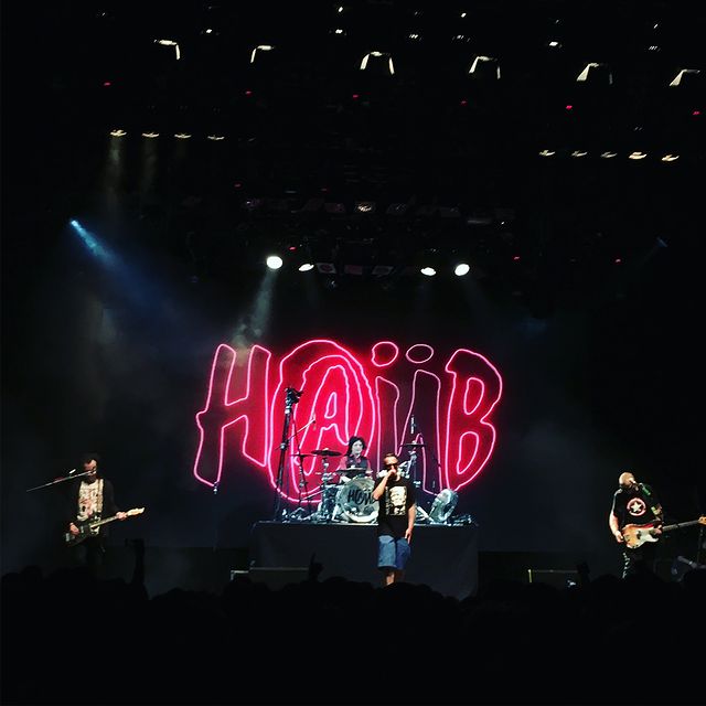 matrosk1n в LOOKY. #punksnotdead,#glavclubgreenconcert. Make Naive Great Aga...