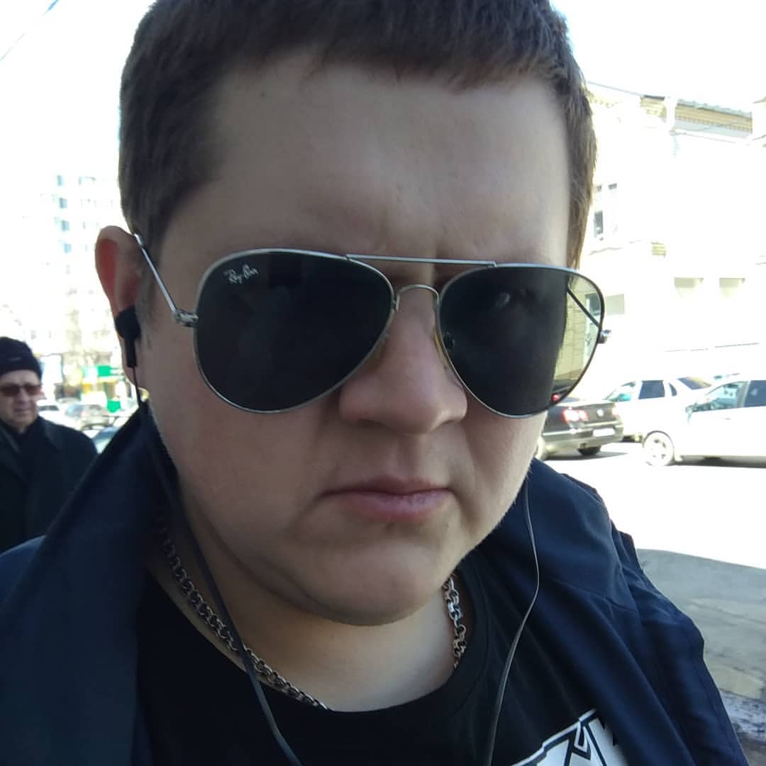 lezhik08 в LOOKY — -Сколько тебе лет? -между 15 и 30
-????
-Держи фото 
#хештег