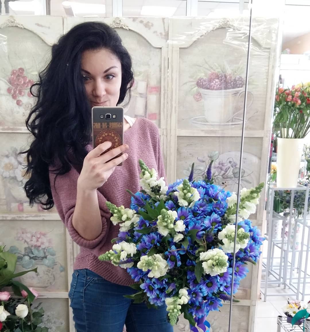 prosto_toma в LOOKY. #любимаяработа,#me,#brunette,#mywork,#floral,#blue,#blueflowers. #любимаяработа 💙 #m...