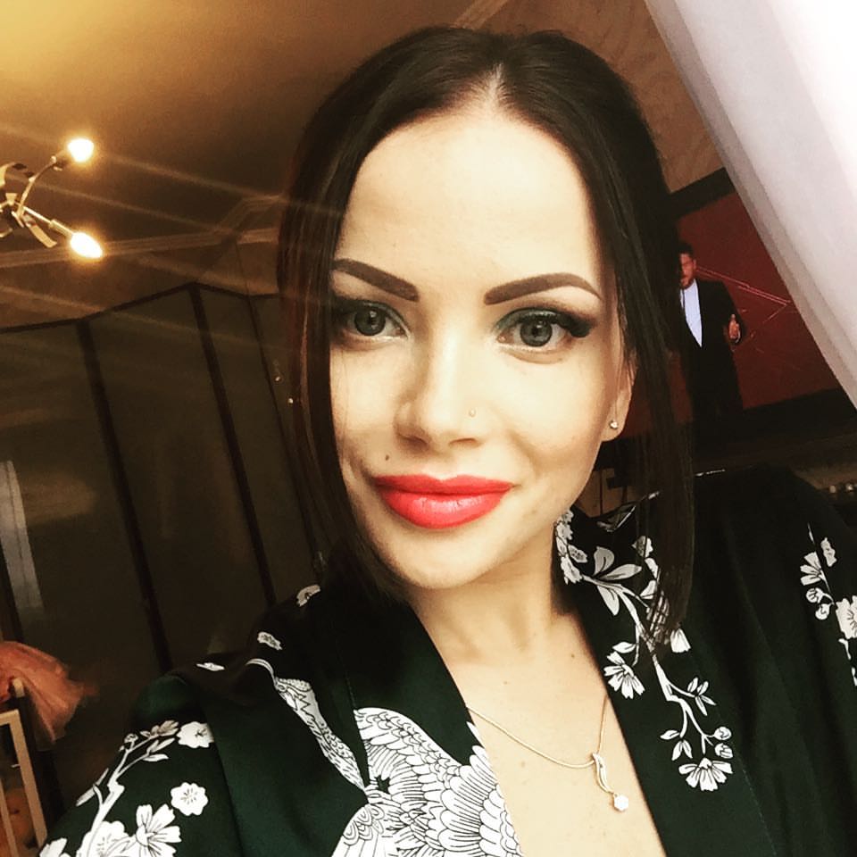 rybakinanails в LOOKY — #укогосегодня деньрождения!тотя#🍾🍹🍸🎂🌹🌹🌹