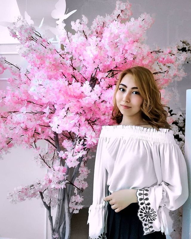 azalia_areves в LOOKY. . null