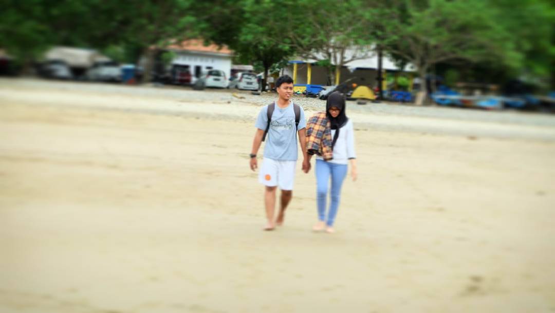 Biarkan semua berjalan, dengan sendirinya.
Yang terpenting diriku dengan dikau akan slalu bersama melewati semua masa..
Take picture by "Rasma"
#lopeyou #dolanndekpantai #mitravacation #malangselatan #dolananbanyu
