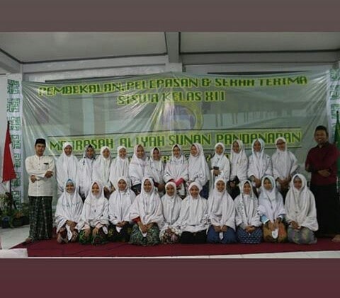 rizqialia_ в LOOKY. #religionClass,#IPK-2. Bersamamu..🎶
Ku hab...