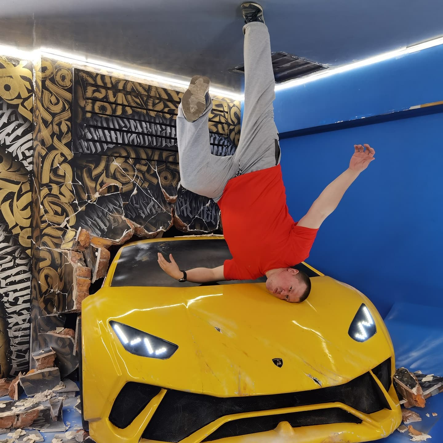 dmitriy_starostin в LOOKY. . Дом наоборот. Хороше...