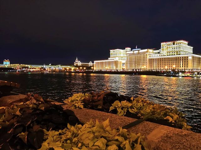 antipov.roman в LOOKY. #msk,#i_love_msk,#for_msk,#прогулкипогороду,#ночнаямосква,#вечерняямосква,#ночнойгород,#моя_москва,#москва,#всёбудетхорошо,#alleswirdgut,#безфильтров,#гуляем,#отдых,#добро,#тугезафорева,#тугеза_форева,#позитив,#хорошо,#погодарадует,#красотавокруг,#совы,#фото,#снятонаhonor,#снятонаhonor10. Ночные прогулки по г...