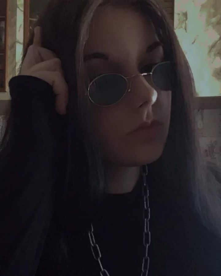 __dashi.ksss__ in LOOKY. . 🖤⛓️Твои глаза отрав...