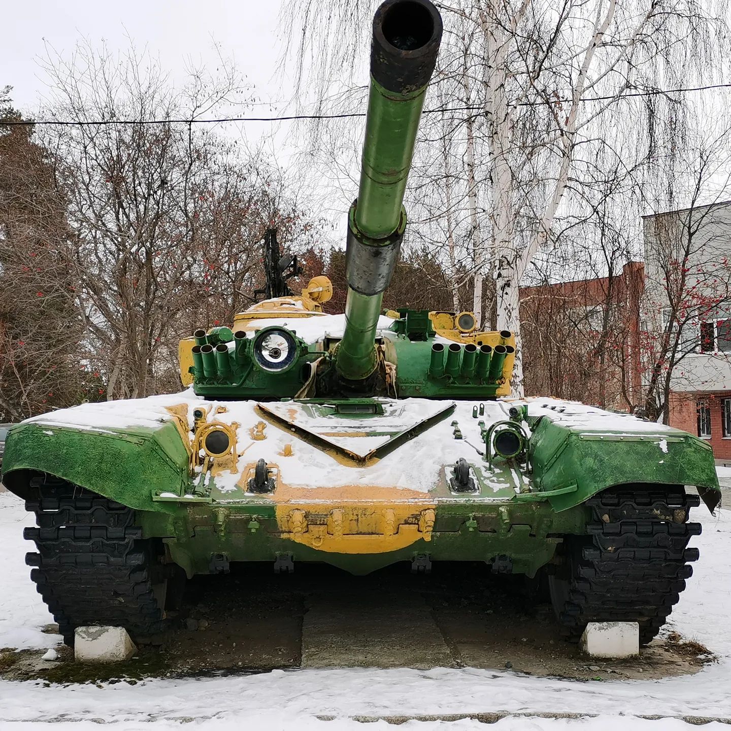 #Военная #техника у #госпиталя #ветеранов в #Екатеринбурге #Екб #мирвокруг
#мирвокругнас
#бмп #танк #орудие #бтр #брдм 

#Military #equipment at the #Veterans #Hospital in #Yekaterinburg
#xUSSR_RU
#worldaround #worldaroundus