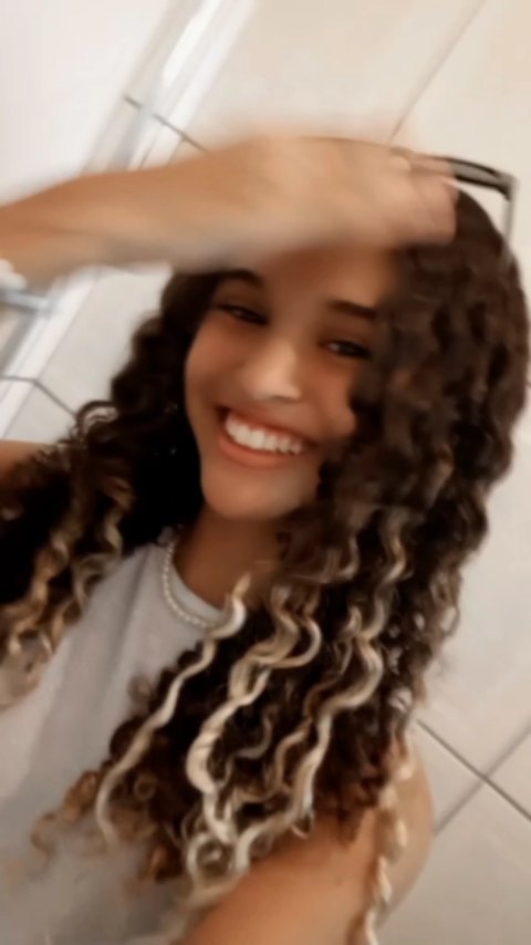 l1s4wy в LOOKY. . O sorriso nunca sai ...