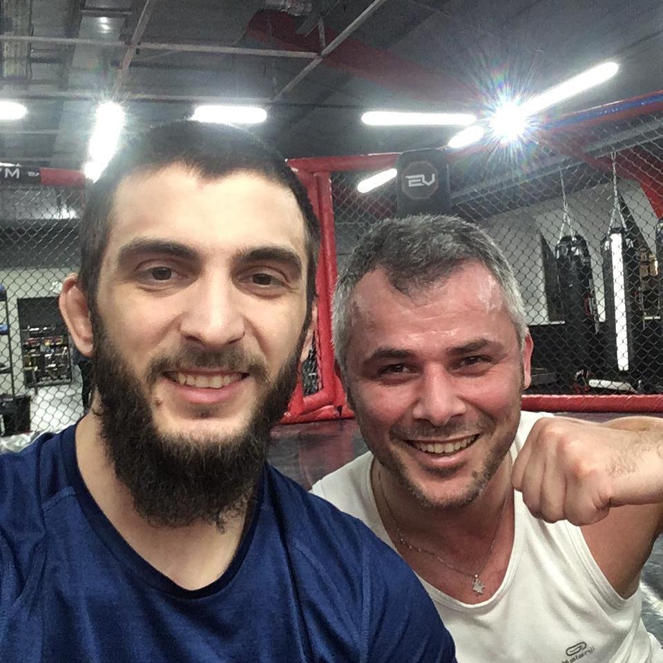 ozggurcan в LOOKY. #retiredfigher,#sensei,#iamback. Dost eski, antrenman...