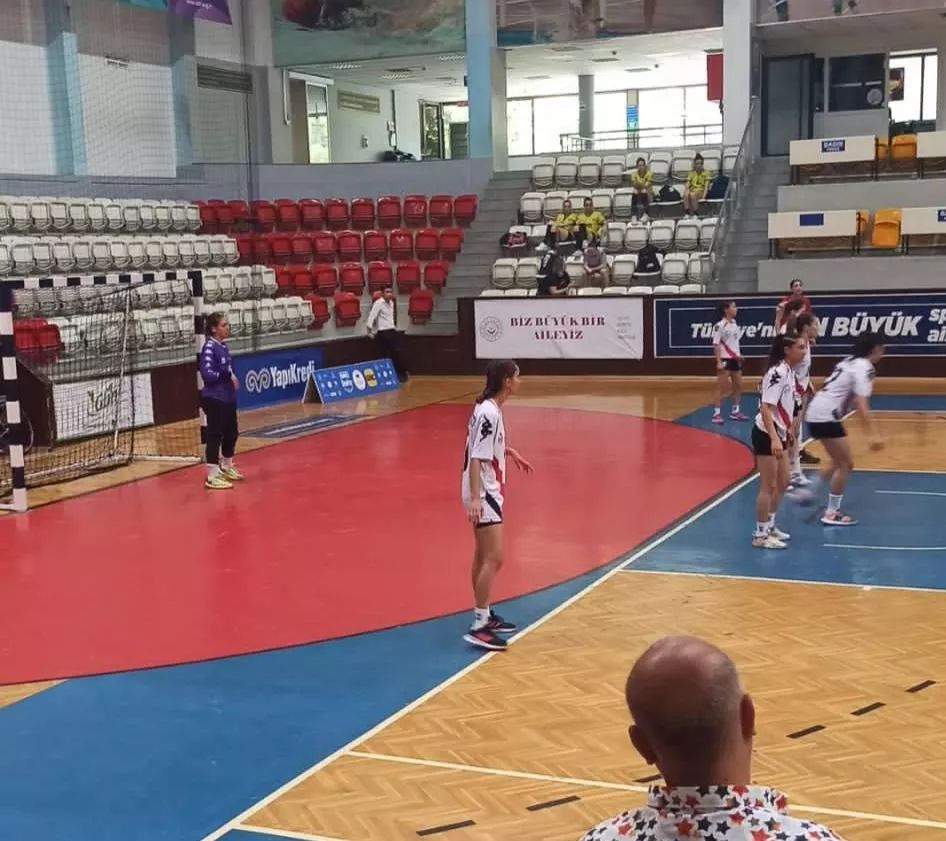 iremnrtklucu_7 в LOOKY. #hantball. Bir hayatın sadece k...