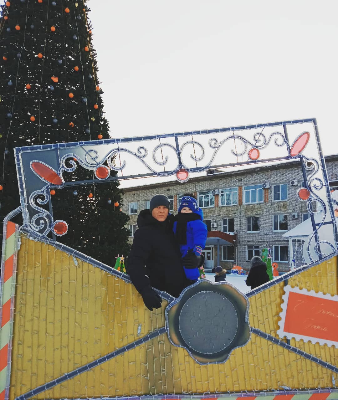 Поздравляем тебя с днем рождения, наш любимый и дорогой @andreislepchuk . Ты верный и надежный муж, чудесный и великолепный папа. В твой праздник мы тебе желаем неугасаемой силы и большой удачи, высоких целей и грандиозных побед. Оставайся всегда таким же замечательным, добрым,умным, веселым мужчиной🤗 мы тебя очень любим❤️