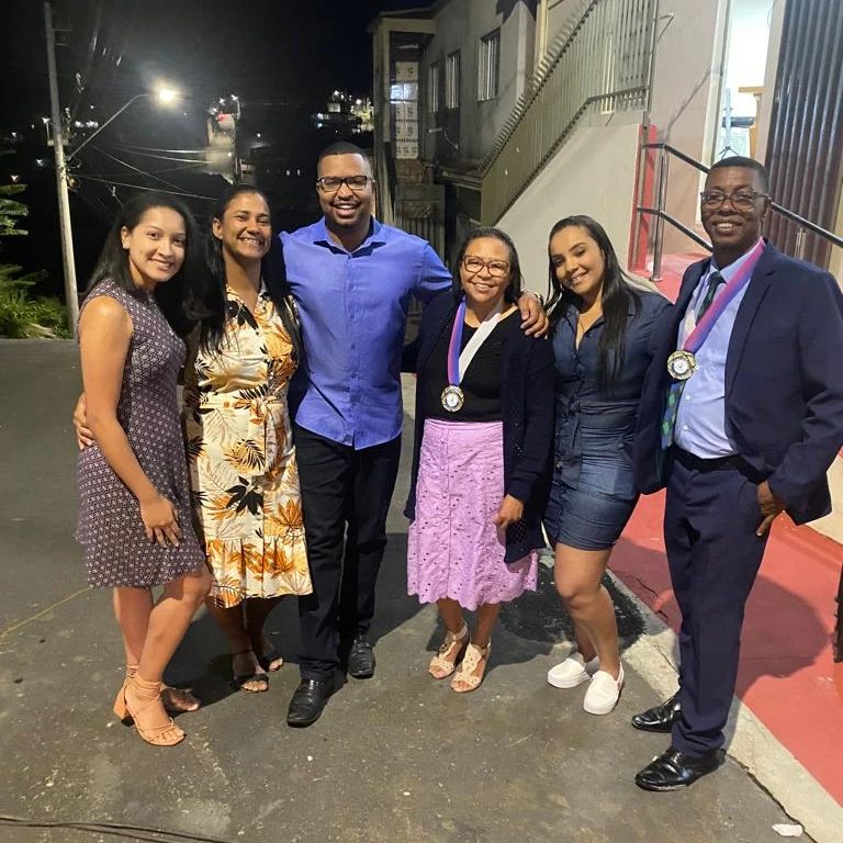 _brenabarreto в LOOKY — 🤍 irmãos 
Papai Marcos e mamãe bina ❤️🥰