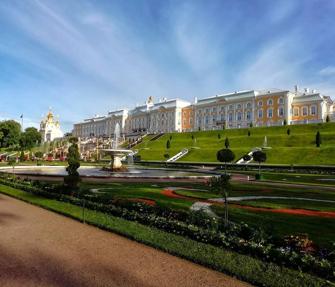consikus в LOOKY. #петергоф,#петергоффонтаны,#санктпетербург,#дворец,#фонтаны,#спб❤️,#нашакрасиваяродина,#путешествияпомиру,#туризм,#путешествуй,#туристы,#городарф,#путешествиепороссии,#история,#историческоенаследие,#историяРоссии,#Россия,#нашаистория,#travel,#traveling,#travelgram,#travelblog. Возмутительно красив...